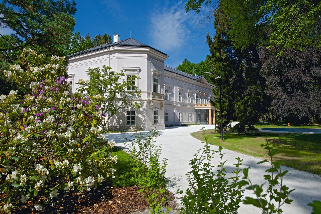 Zámek Ratměřice - Hotel&Resort Exterior foto